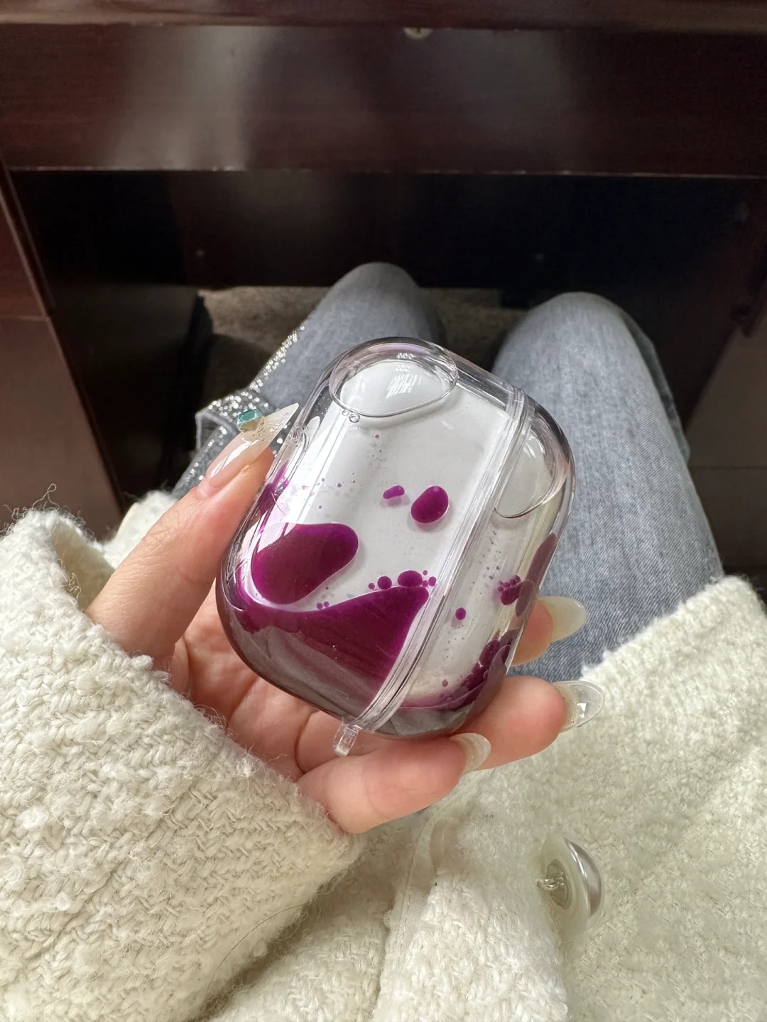 终于买到喜欢的耳机壳嘻嘻
如果彩色液体再多点就很好了