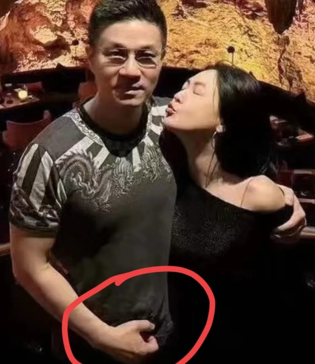 小姨子和姐夫绝对没有一腿！
大家误会了！
小姨子只是嘴巴很甜
一会说爱、一会想吻