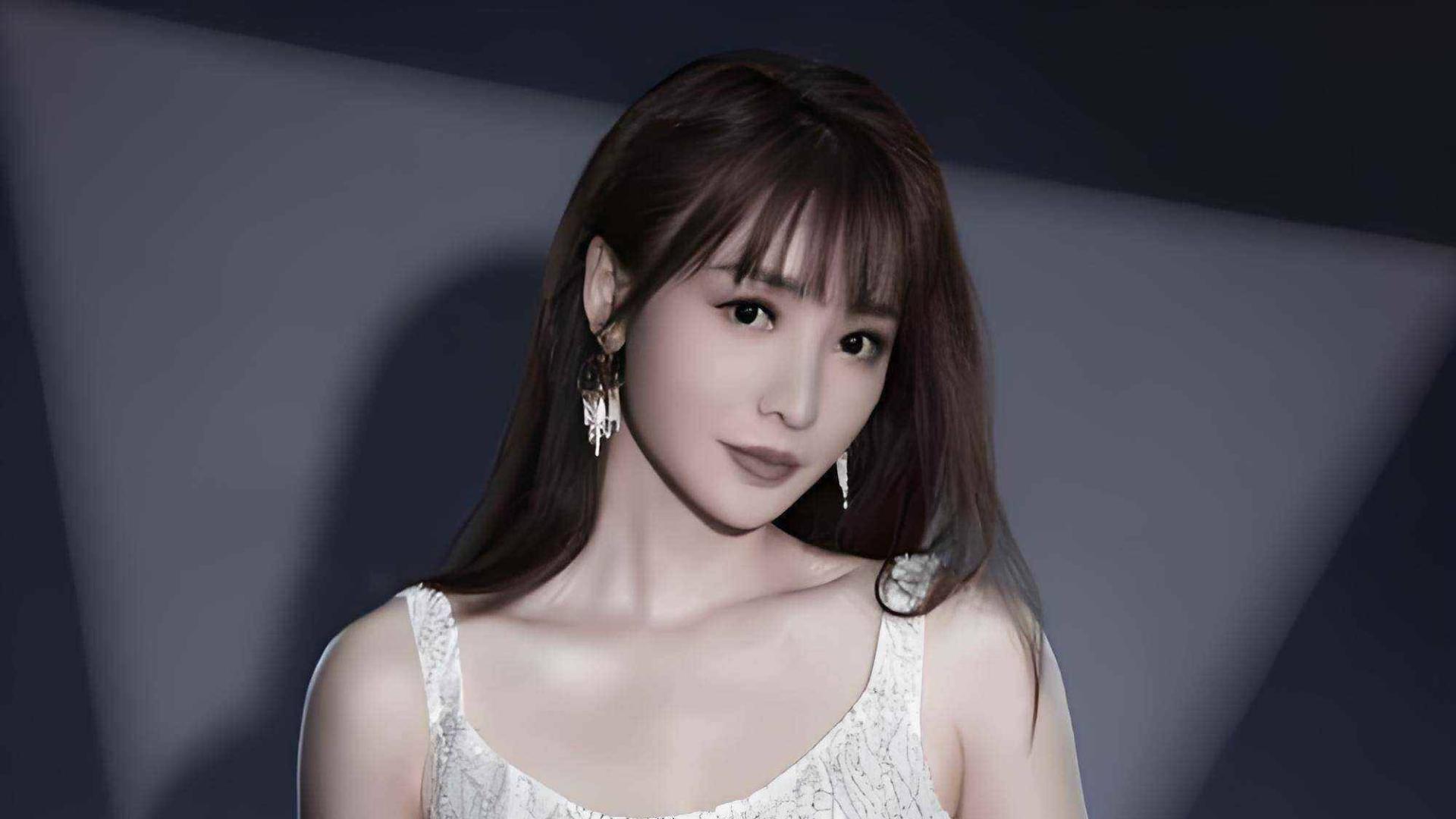 这谁顶得住！柳岩写真赏