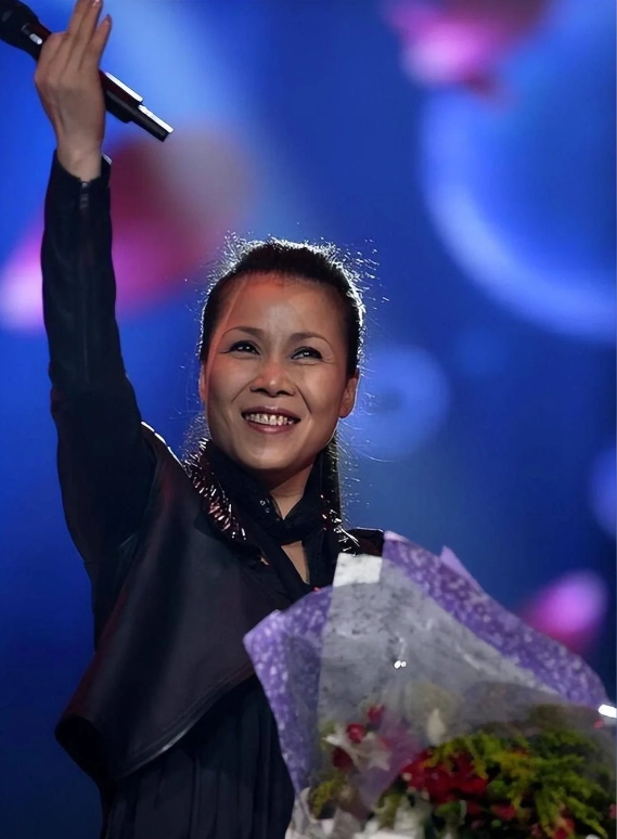 张卫宁苦追我16年，虽无孩子但很幸福