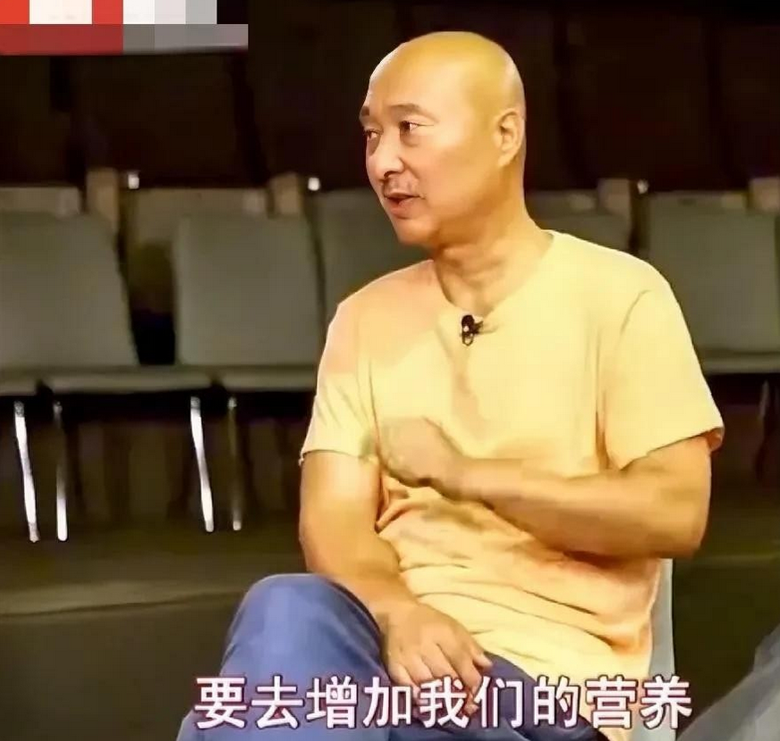 演员陈佩斯说，我小时候，过的太幸福了，五六十年代，我父亲月工资250元，在当时真