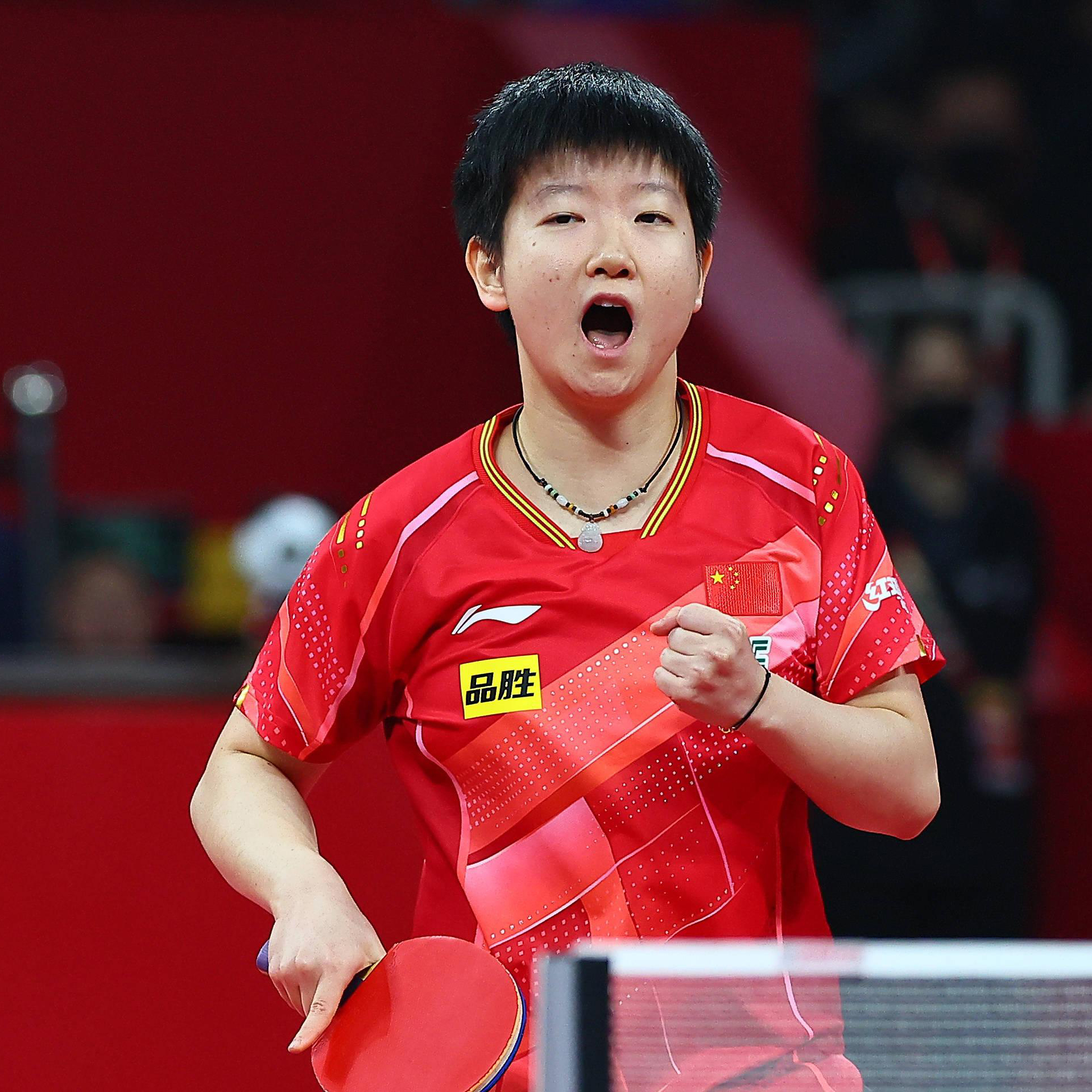 孙颖莎：赛场之上的人性光辉
孙颖莎，我爱你，你为了让受伤的日本选手早点下场休息，