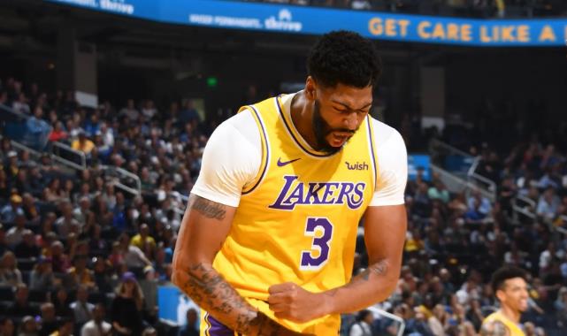 毫无意外，湖人今日为什么能够以113:100赢下国王呢？原因并不复杂。


1，