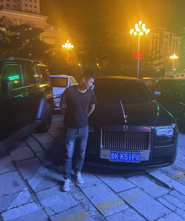 兄弟们谁能把这个灯点亮啊 发朋友圈装个13