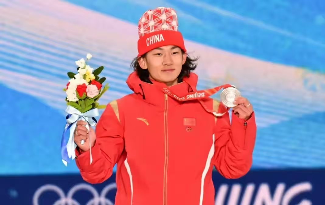 苏翊鸣无缘哈尔滨亚洲冬运会，有三句话不得不说:

1、苏翊鸣虽然是2022年冬奥