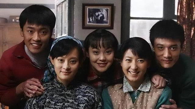 演员张佳宁：21年不认亲父，给母亲买500万房子，给自己找继父