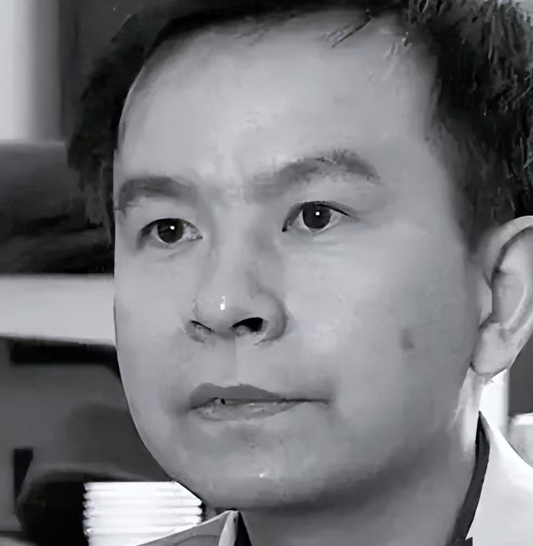 1992年，浙大高材生李红涛被捕后，竟趁警察查档案时悄悄挪到视线死角，轻松解开手