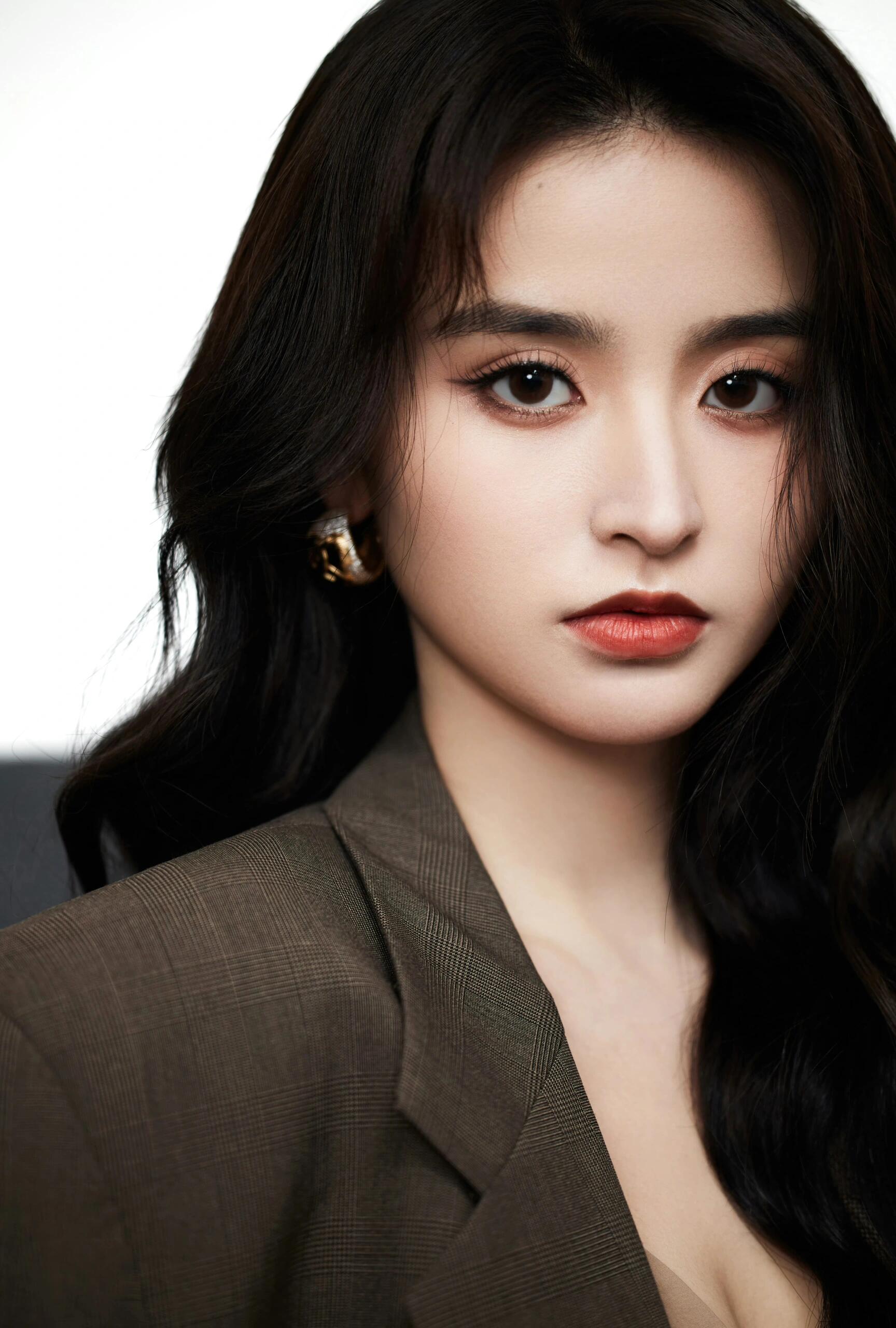 金子涵，清纯靓丽的活泼美少女