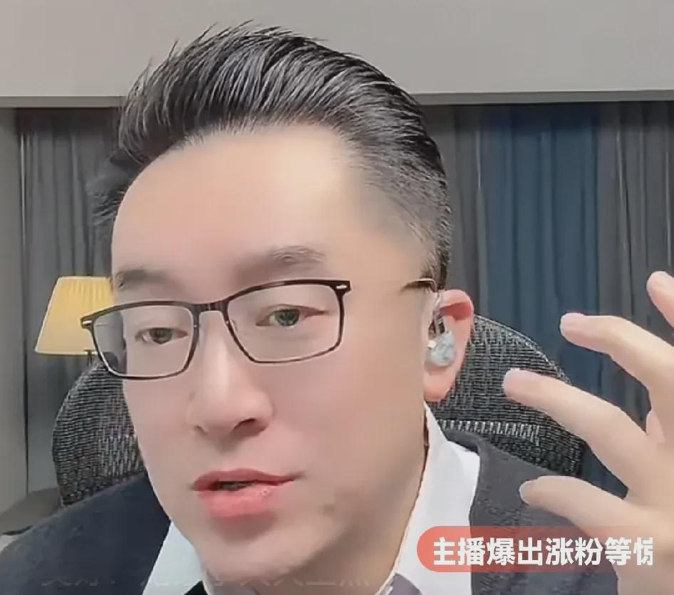  
 
 
有网友爆料称，大S妈妈最近在社交平台发了一条“我要上战场”的动态。这