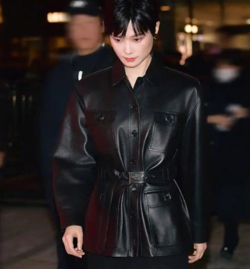 李宇春自超女出道便以独特中性风格走红，多年来在音乐等领域成绩斐然。在深圳圣罗兰活