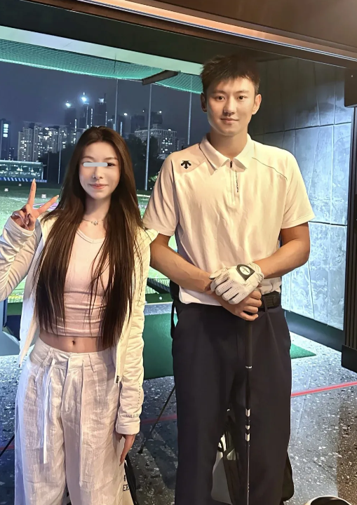 宁泽涛脸部皮肤状态真好，身材又很高大！很招女生喜欢啊