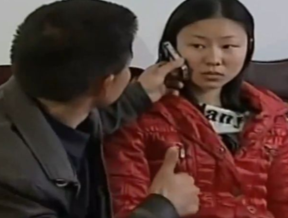 2007年，湖南一女子天生聋哑了22年，嫁给了一位深爱她的丈夫，有一天，丈夫告诉