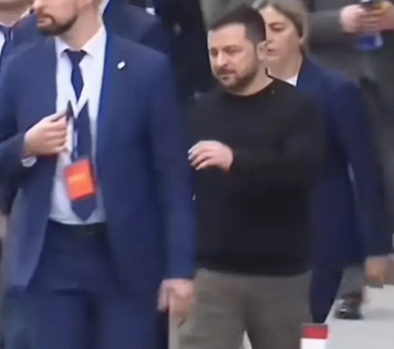 泽连斯基在2019年，以73%的压倒性得票率，当选乌克兰第六任总统。
这个从荧屏