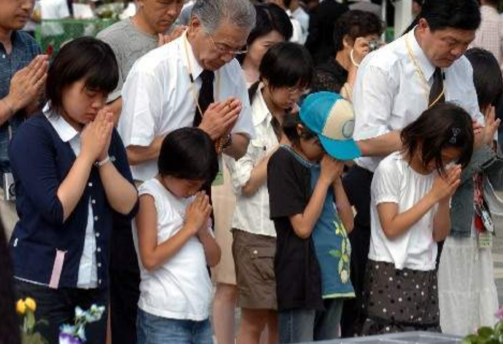 警告中方？83.1%的受访日本人：愿废弃“无核三原则”！

日本《产经新闻》和《