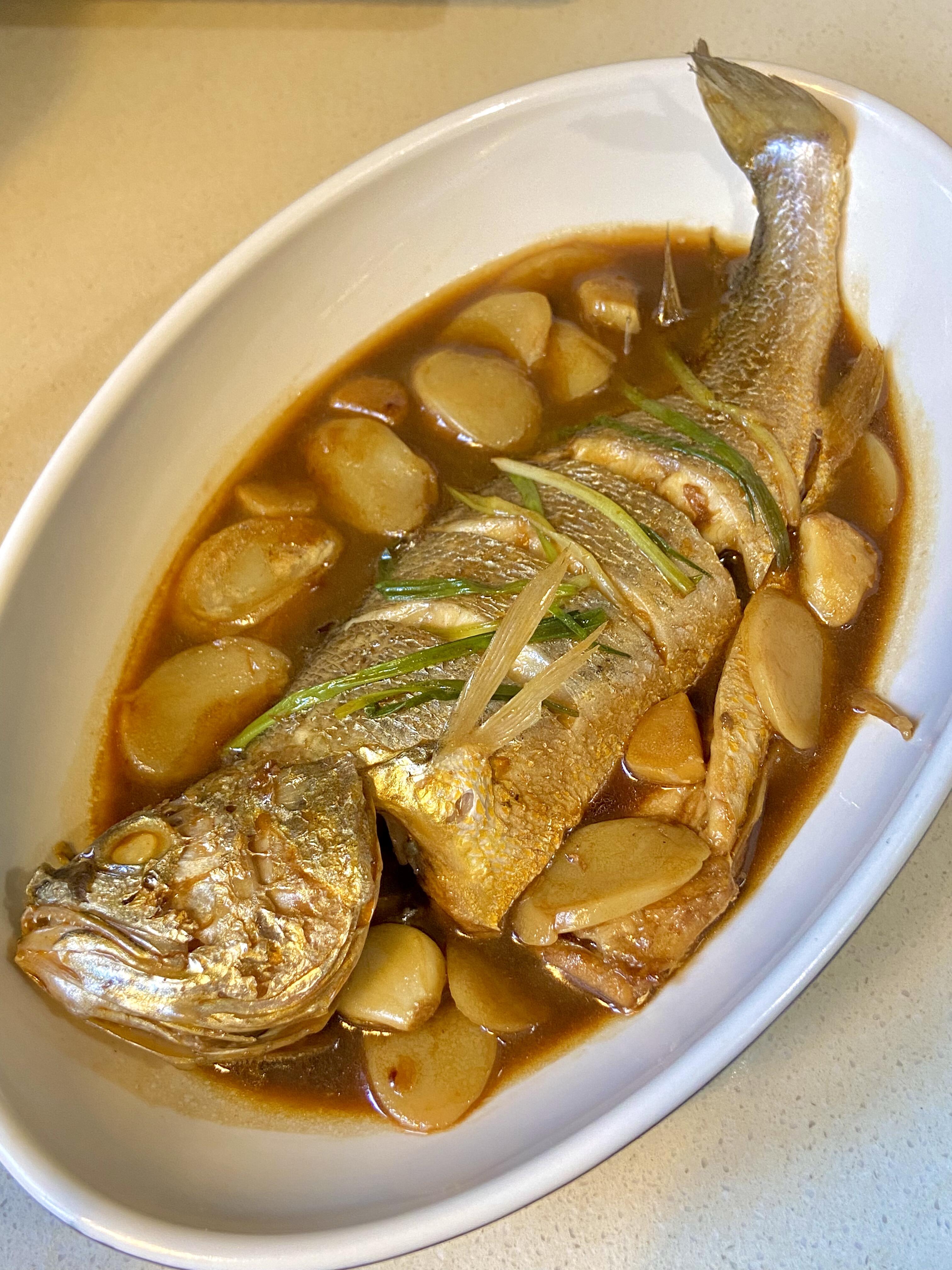 黄鱼烧年糕，江浙沪餐桌上的经典家常菜