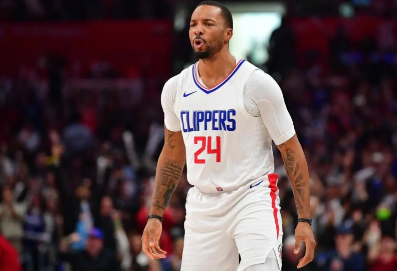 曼恩被交易快船完全是为了续约鲍威尔

老鹰队愿意要曼恩真是做慈善了，曼恩本赛季打