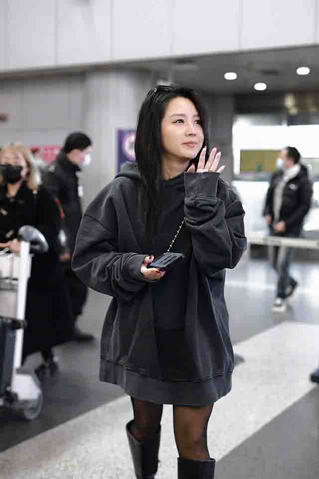 #何洁录制浪姐#活久见！被传四次自荐，四次被浪姐婉拒的何洁，被目击奔赴长沙录制浪