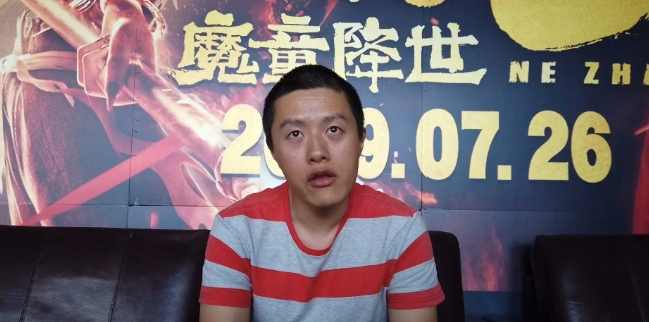 《哪吒》破百亿票房后，饺子的身价更是大涨。相当初在15年前，冯小钢就曾向饺子发出