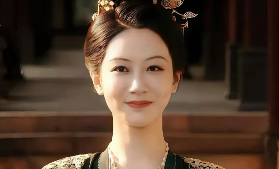 杨紫，kpi之王！
当别人还在争扛剧的时候，杨紫已经开始扛平台了。
杨紫凭一己之