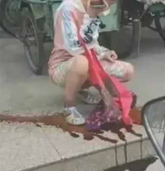 这个情况是先打还是先骂？