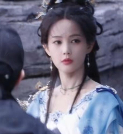 李一桐、陈鑫海主演的《古乐风华录》的路透来啦！李一桐的这几套好像以前古装天庭神话