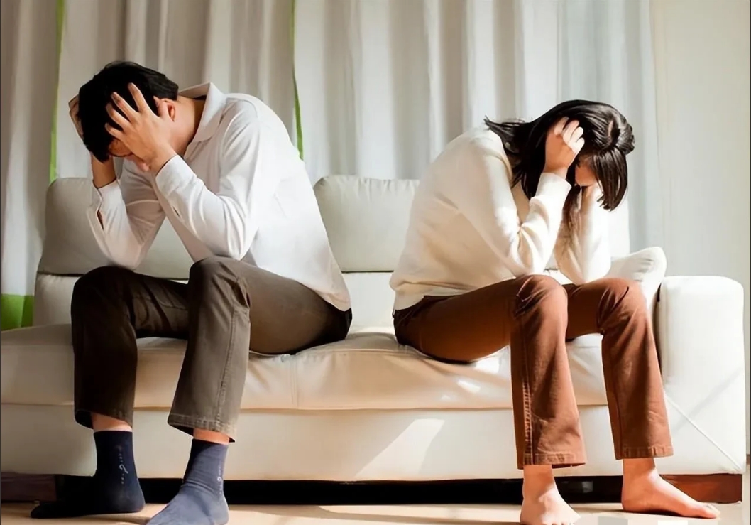 “太狗血！”福建厦门，一男子为给双胞胎儿子上户口，便去做亲子鉴定，可男子做梦也没