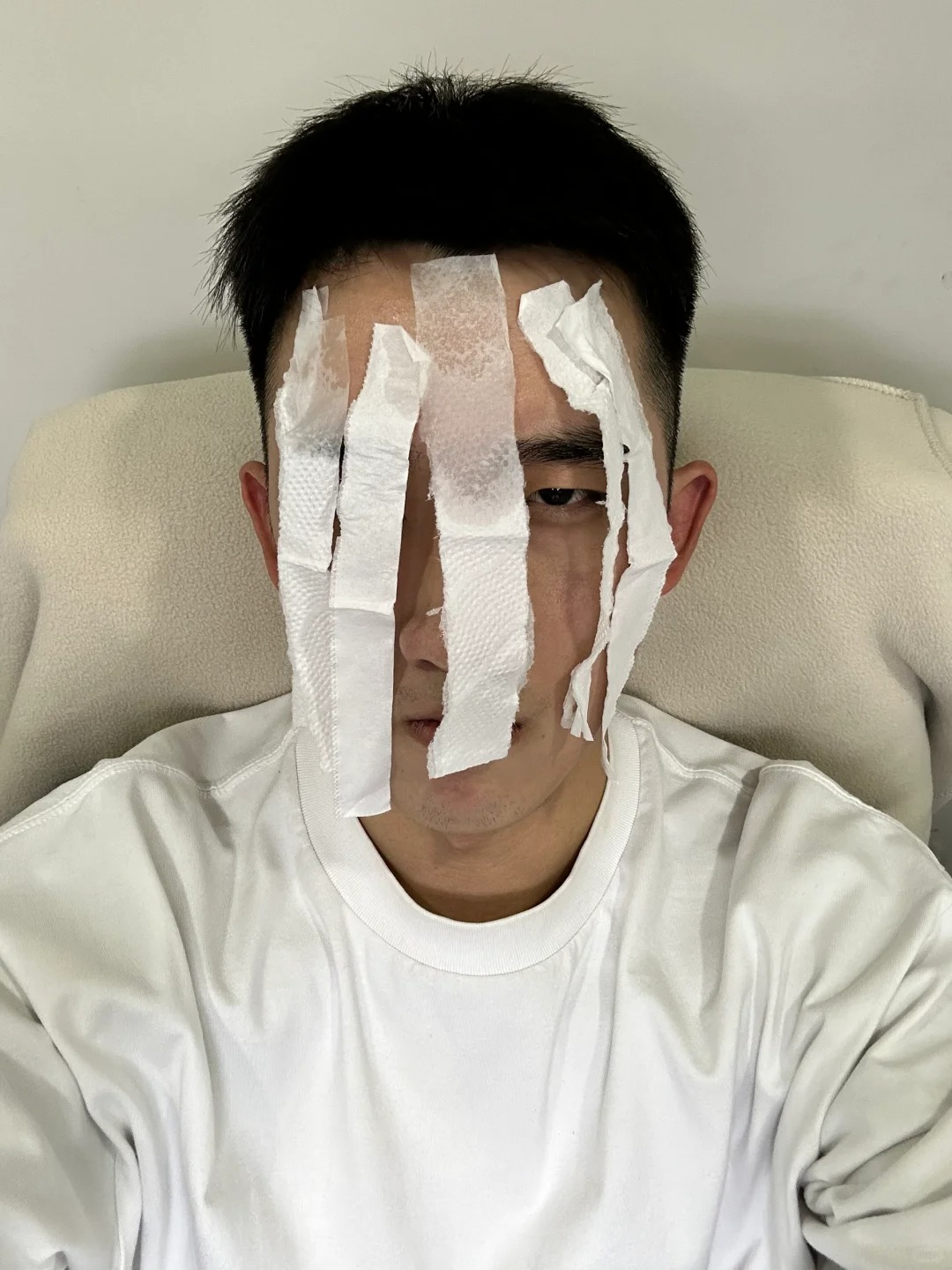 想赢了钱给老公买个衣服
打完了给她们老公一人买了一件
