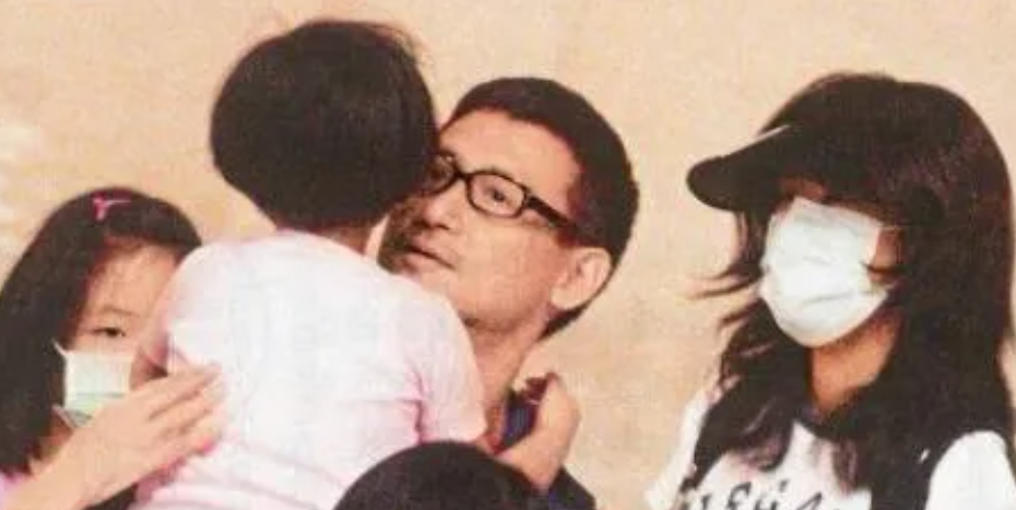 还是很佩服80年代的港星张学友，每次演唱会这么火爆，可就是有个座位却永远不卖票，