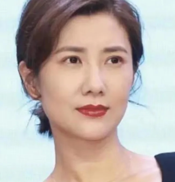 边潇潇：女演员的坚韧与光彩