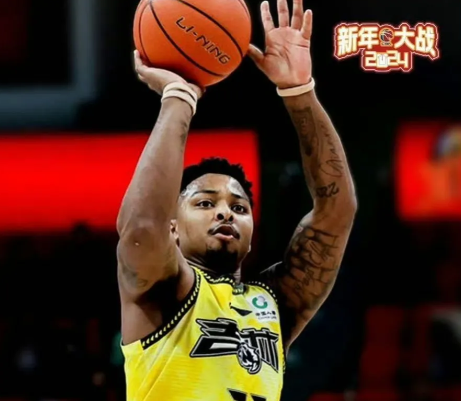 随着新疆签约皮特森！下赛季新疆球员工资表：
1、赵睿（后卫）：780万年薪
2、