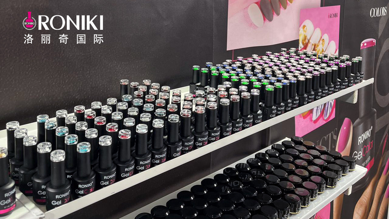 洛丽奇现身墨西哥美容展，加速迈向世界舞台