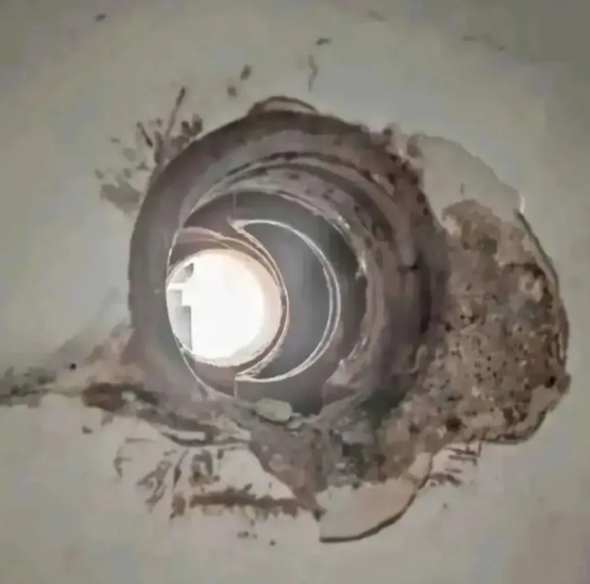 空调师傅打好孔说工具忘带了，走了几个小时没回来