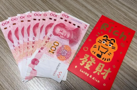 小叔子从外省回来，年年都给我家俩孩子钱，出手特别大方，每个孩子800块，俩孩子加
