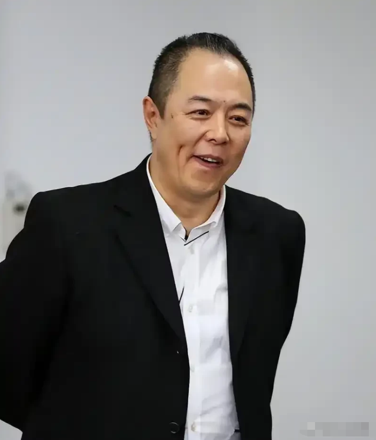 演员张铁林说：《还珠格格》的成功，是我至今都不能理解的，剧里大部分演员都是小年轻