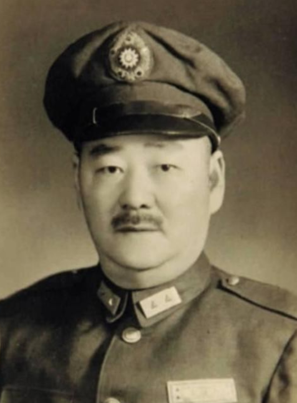 1948年12月，陈官庄包围圈的国民党中将郭一予，看上了一个漂亮的女学生，以供应