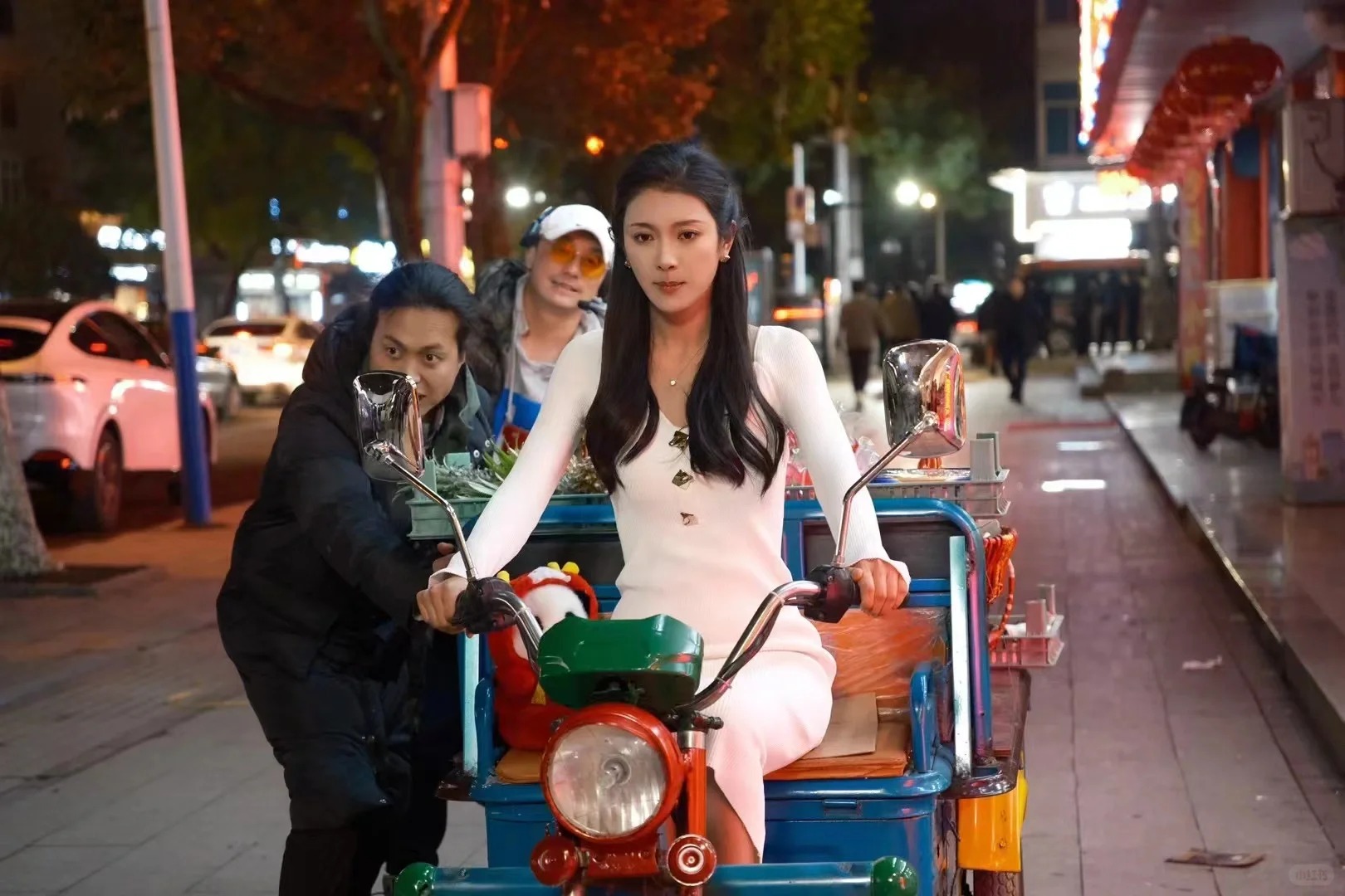 短剧演员，别刷了，来拍吧
特约演员，素人小白，群演大量，拍摄时间7天，全内景无外