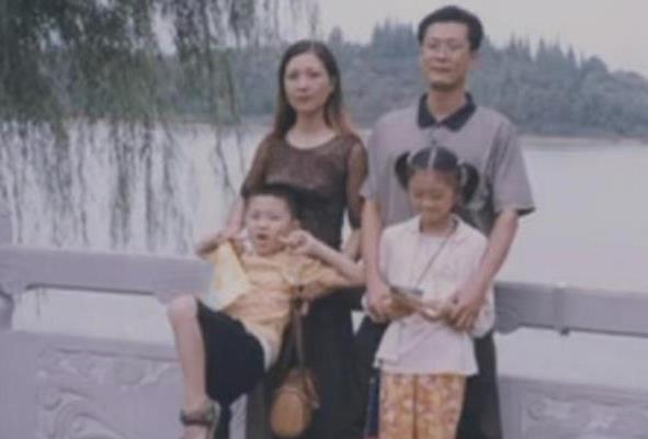 “这对姐妹都是狠人！” 广西，一女子见大姐身患重病没钱做手术，她跑去找身家上千万