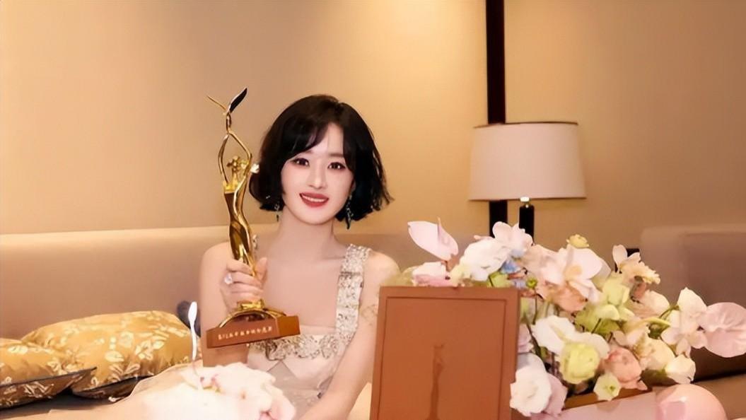 赵丽颖：5年龙套7年配角，小土妞蜕变大女主，这一路历尽艰辛谁懂