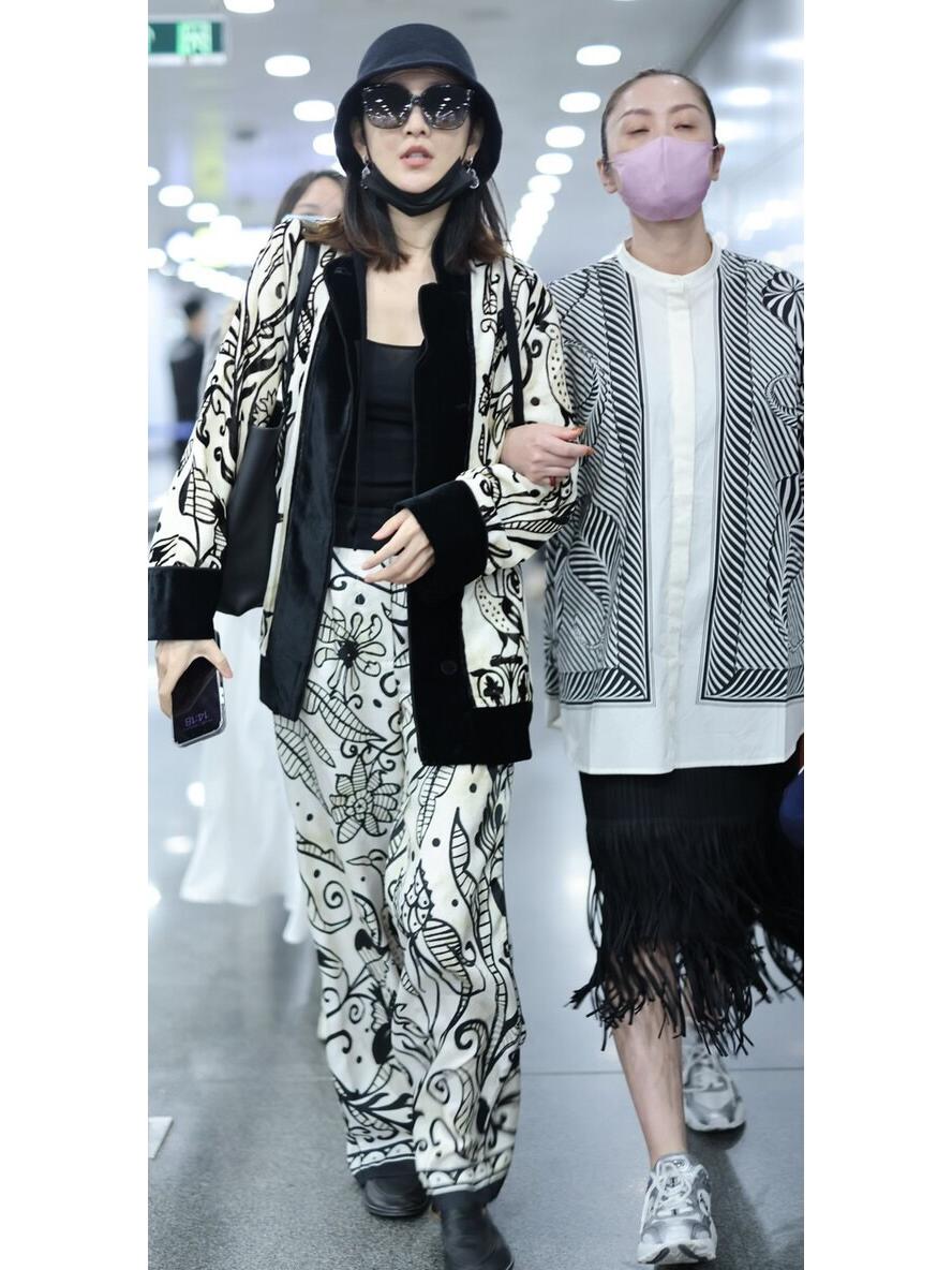 王鸥黑白印花套装时髦个性