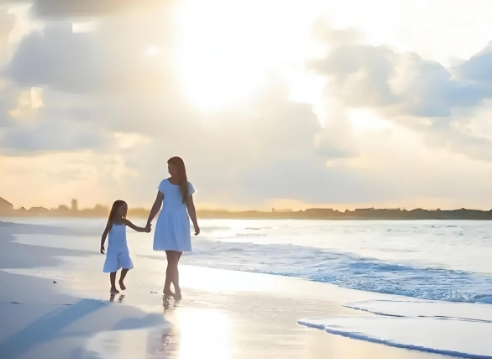 重庆，女子结婚后10年无子，检查后是丈夫不能生育，她在外面找了个情人，怀孕后生下