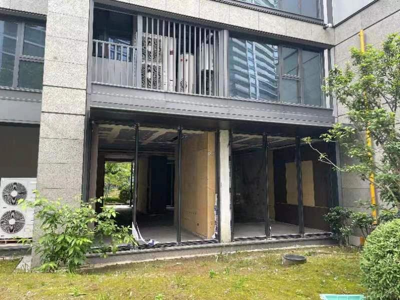 杭州滨江滨康龙湖天曜开放日取消
杭州滨江滨康龙湖天曜开放日取消
龙湖工作人员说：