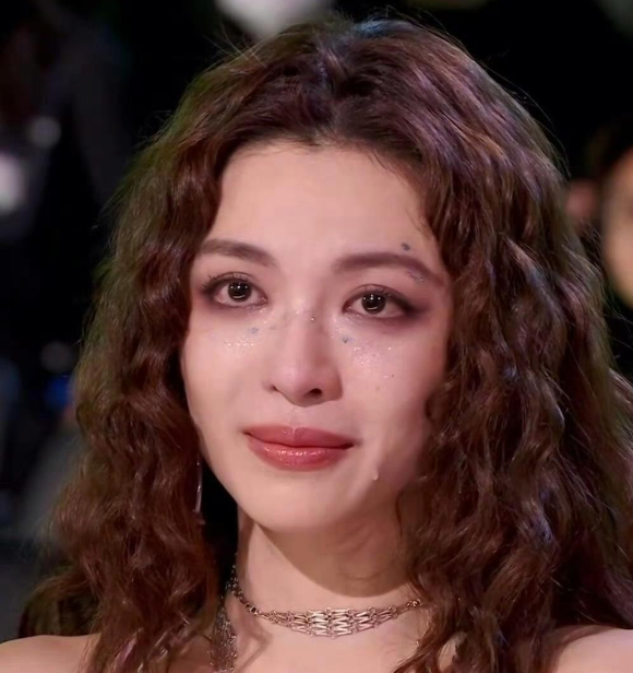 钟楚曦太会化妆了，这可不是一般的雀斑妆哦！