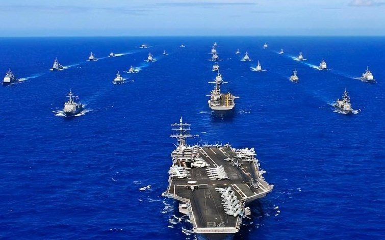 大陆舰船形成四面合围，20万台军成“缩头乌龟”，美国火速调动半数航母。金门海域2