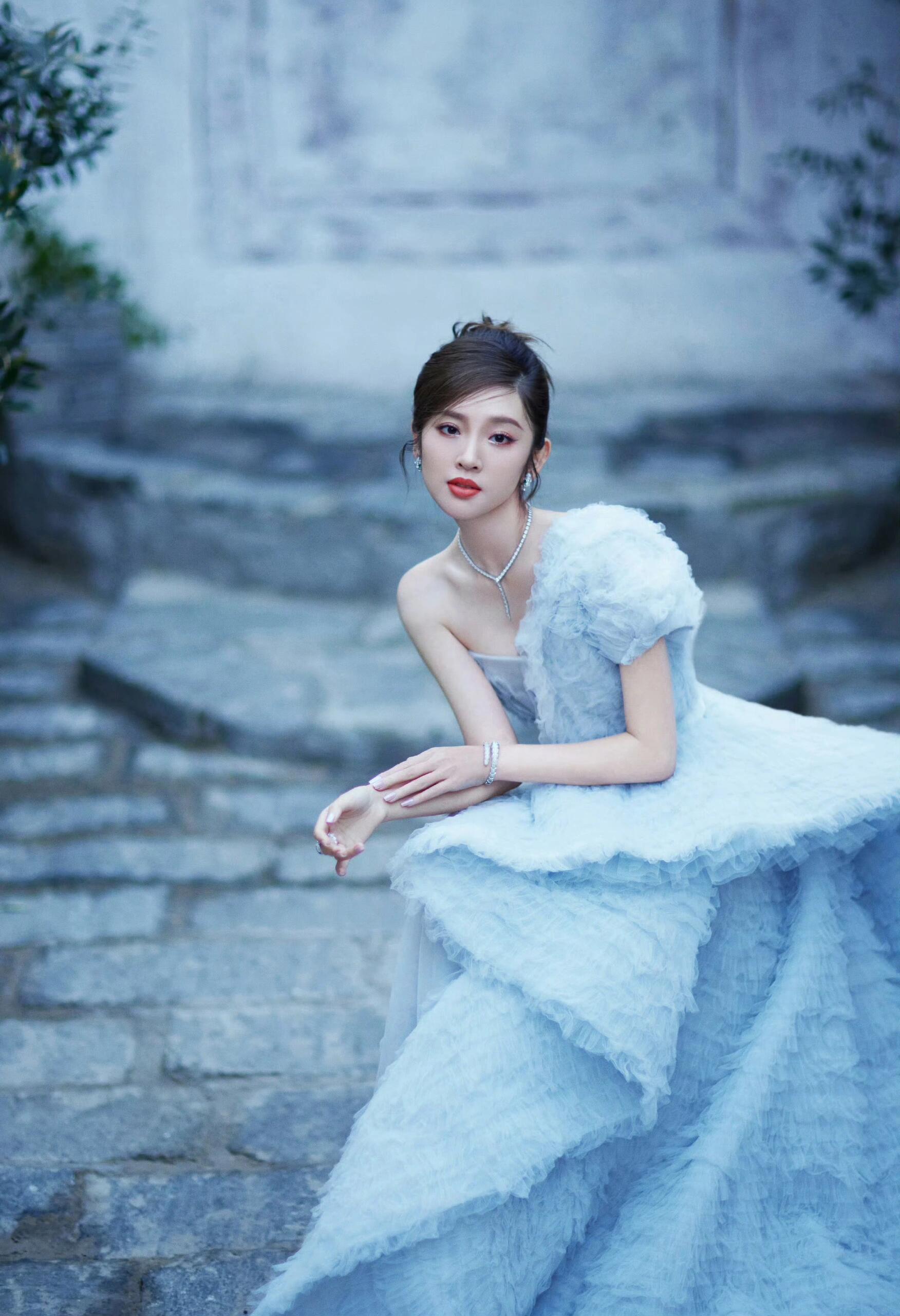 她是遗落人间的仙女呀