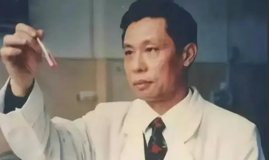 1984年7月，叶帅病情恶化，中央做了两手准备，最终，另一个准备没派上用场。中央