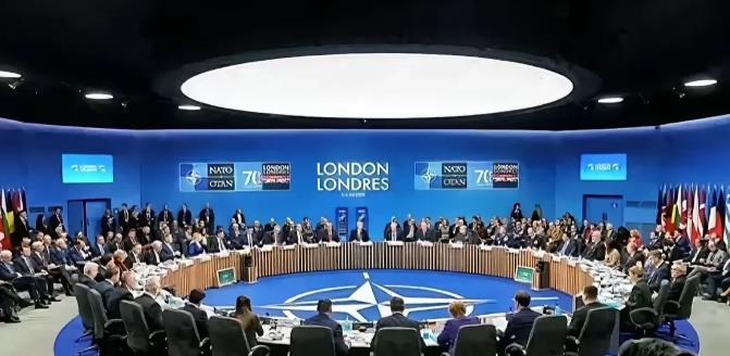 俄罗斯的征战，难道仅仅局限于乌克兰的疆土？实则不然，它是一场反霸的呐喊，是对北约