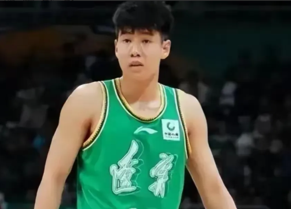 辽宁男篮双子星完成蜕变——辽宁男篮今年最大的收获，就是二年级新星张俊豪和李虎翼的