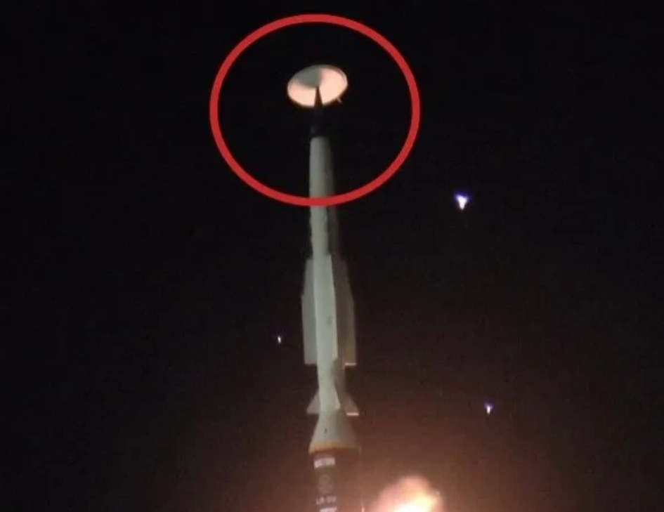 顶盖飞天！“三哥”首枚高超音速导弹试射真的很印度！

11月17日，印度在测试其