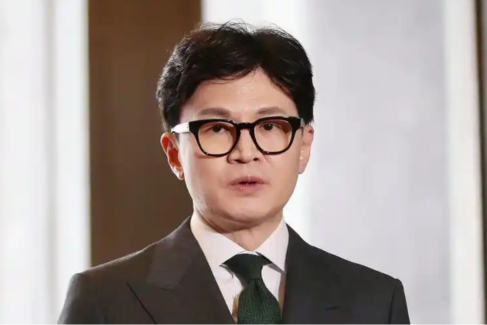 韩国执政党党首韩东勋称尹锡悦无意提前下台，将推动党内决定赞成弹劾，尹锡悦最终被弹