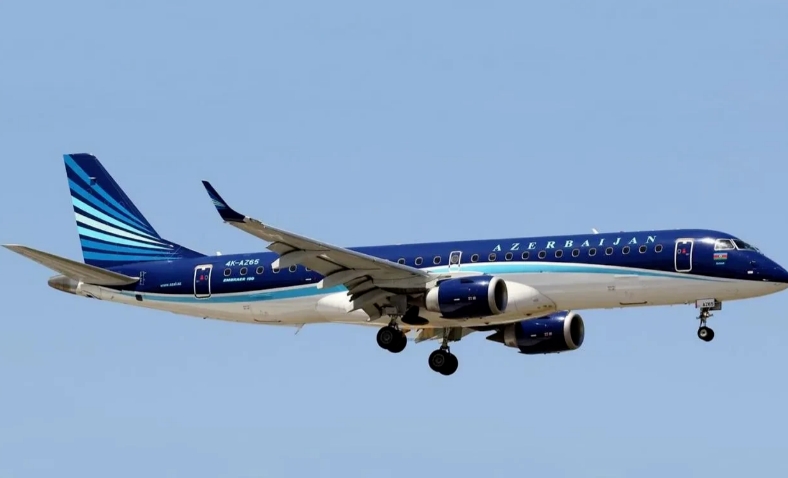 哈萨克斯坦空难，鸟击还是误击？机上有62名乘客、5名机组人员，目前还在搜救中，已